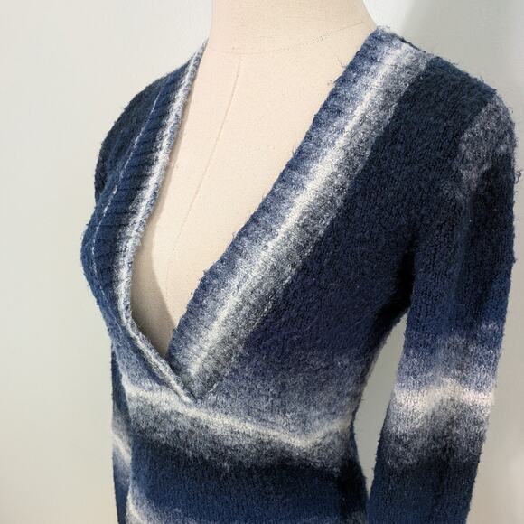 Energie V Neck Sweater L Blue Vintage Y2K Elena Bella Twilightcore Swan Stripe - Picture 4 of 11